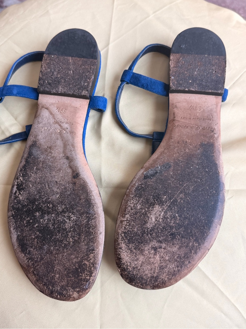 Manolo Blahnik Hangisi Cobalt Blue Suede Crystal Buckle T-Strap Sandals 39.5 - Picture 7 of 7